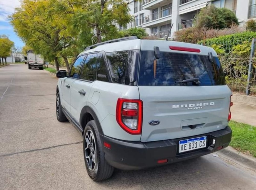 Ford Bronco — foto 4